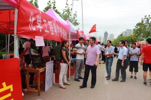 杨朝合院长在迎新现场 杨朝合院长在迎新现场