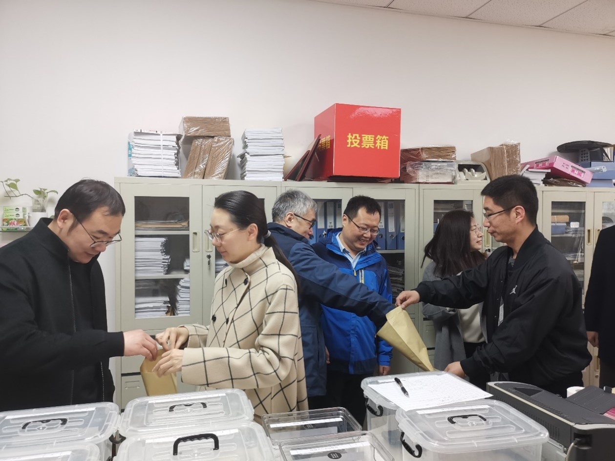 图片包含 文本 描述已自动生成